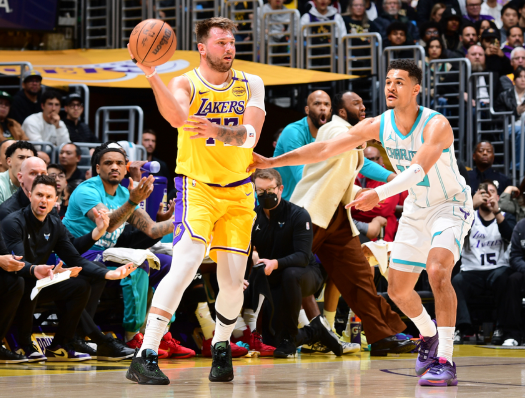 持续失利首场状态出色，热火观众沸腾！，东契奇重返赛场全场沸腾不已(洛杉矶山火原因)