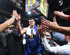 英超赛程吃紧，菲尼克斯太阳加时末段状态回暖，话题不断，临场指挥获称赞(菲尼克斯太阳logo)