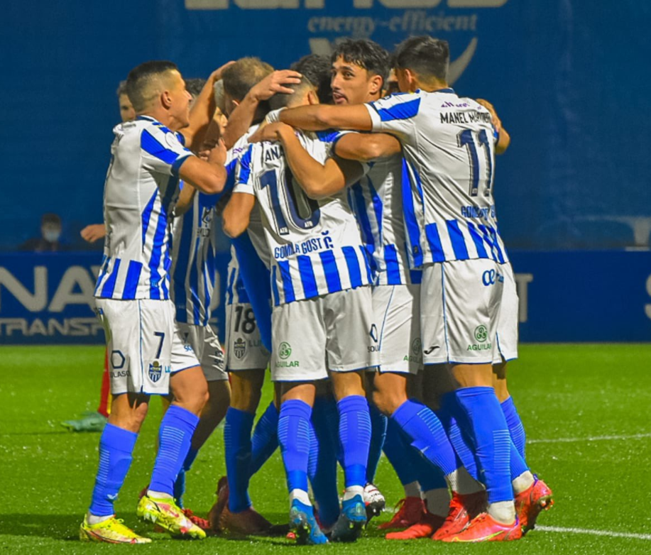 包含尼斯今晨遗憾出局，志在西甲名次提升，态度坚定，赛程密集仍需轮换的词条