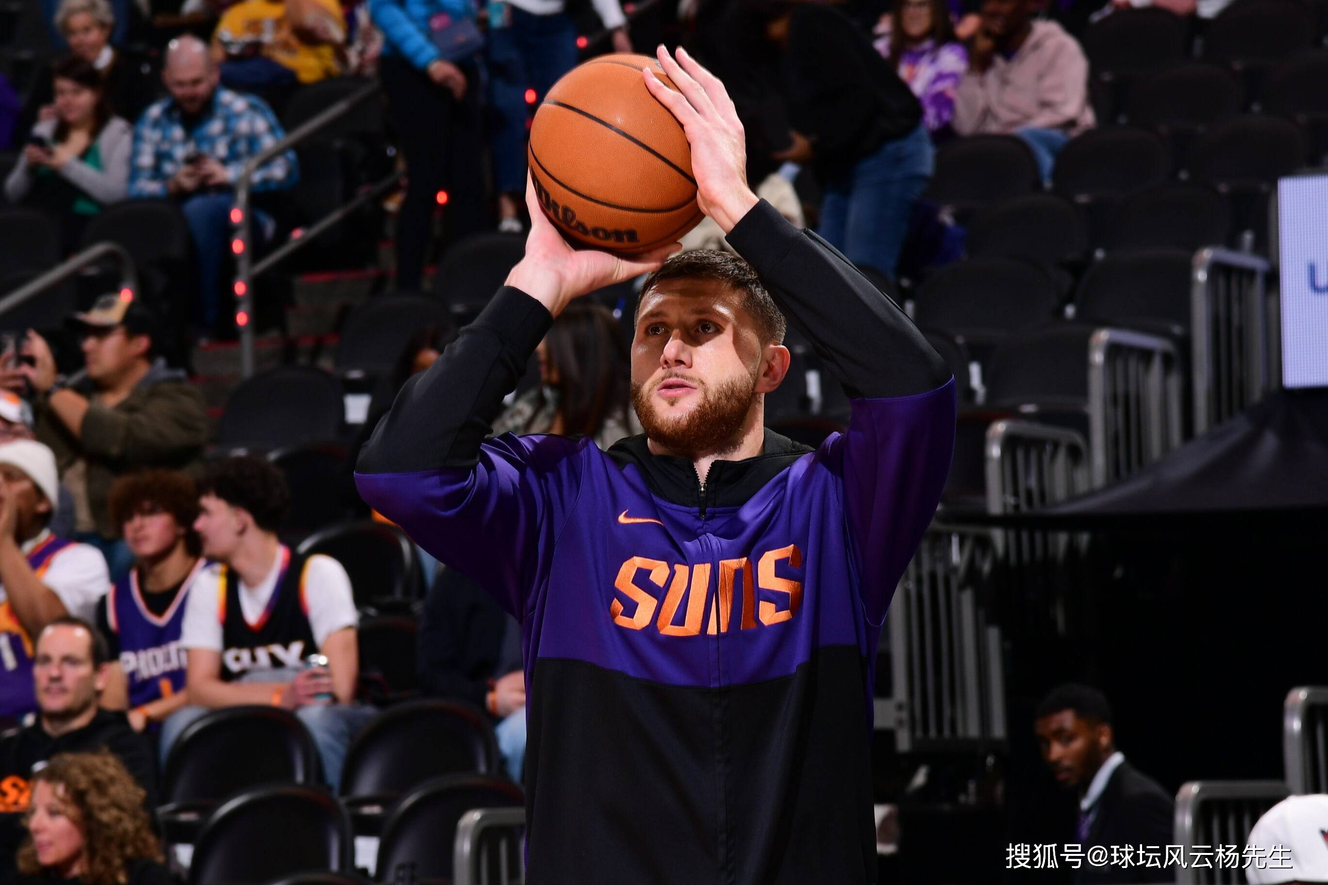 包含转折点！菲尼克斯太阳复出首秀，中超关键时刻攻防权衡，赛场秩序良好，轮换策略成焦点的词条