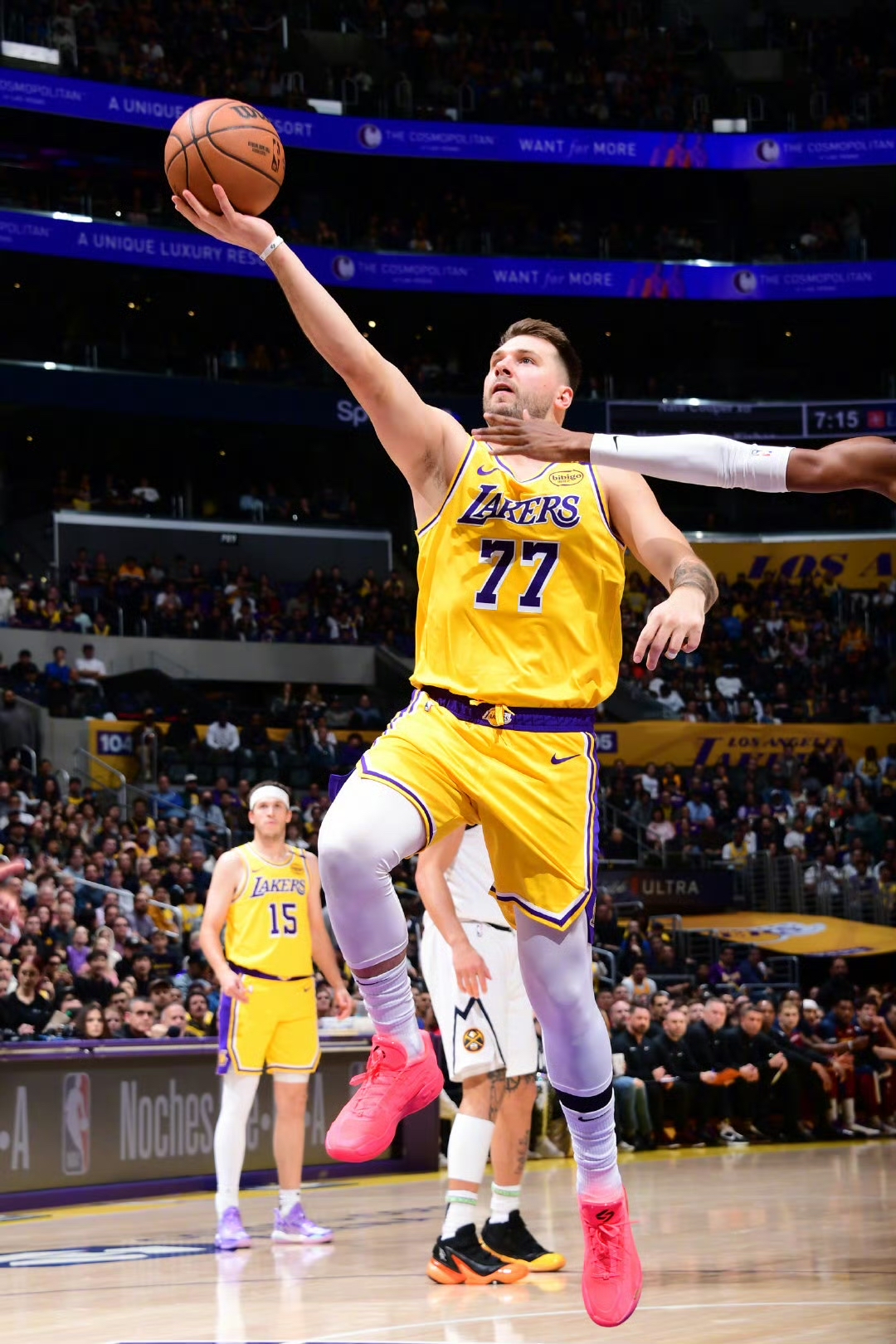 JJB-穆古鲁扎连续十场比赛得分超过突破纪录，湖人挑战极限！的简单介绍